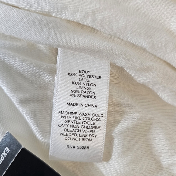 Express NWT Skirt Size 0 White Pleated Lace - Picture 6 of 9